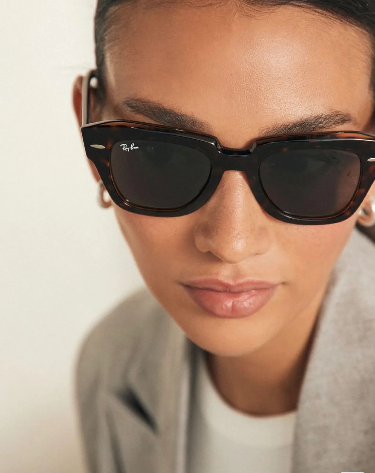Почему Ray-Ban уже почти 90 лет остается самым узнаваемым брендом очков